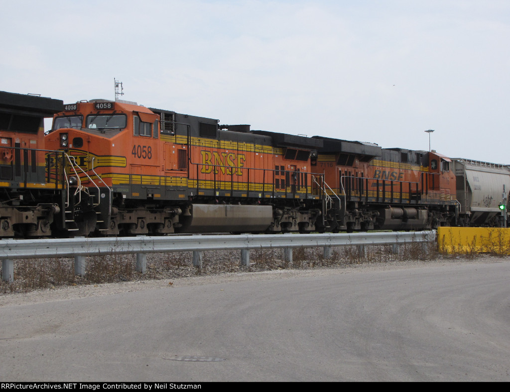 BNSF 4058